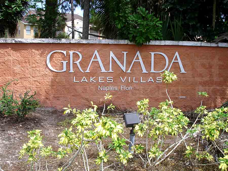 GRANADA LAKES Signage